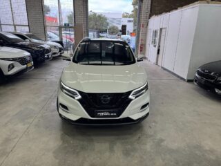 2018 Nissan Qashqai N-TEC Hatchback/Liftback/Notchback Petrol Automatic white for sale at Drive Deals image 13