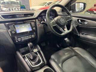 2018 Nissan Qashqai N-TEC Hatchback/Liftback/Notchback Petrol Automatic white for sale at Drive Deals image 38