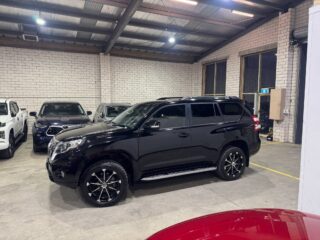 2013 Toyota Land Cruiser KAKADU Wagon Diesel Automatic black for sale at Drive Deals image 4