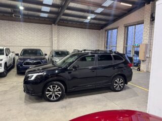 2022 Subaru Forester Forester V (facelift 2021) Wagon Petrol Automatic black for sale at Drive Deals image 3