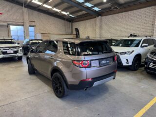 2017 Land Rover Discovery Sport 150 HSE TD4 image 4