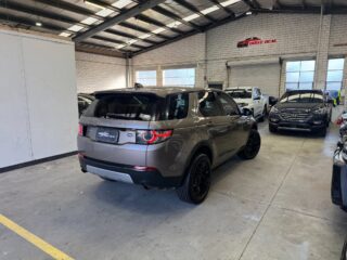 2017 Land Rover Discovery Sport 150 HSE TD4 image 8