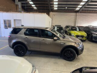 2017 Land Rover Discovery Sport 150 HSE TD4 image 9