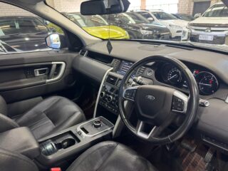 2017 Land Rover Discovery Sport 150 HSE TD4 image 23