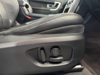 2017 Land Rover Discovery Sport 150 HSE TD4 image 24