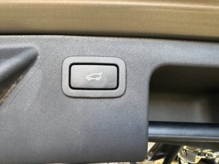 2017 Land Rover Discovery Sport 150 HSE TD4 image 28