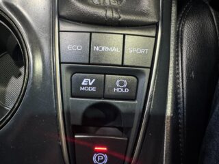 2019 Toyota Camry AXVHA71R Sedan/Saloon Hybrid Automatic white for sale at Drive Deals image 20