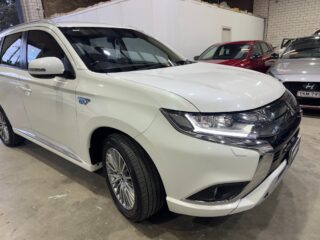 2019 Mitsubishi Outlander Phev ADAS Wagon Plug-in Hybrid Automatic white for sale at Drive Deals image 11