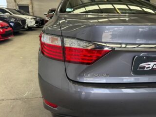 2015 Lexus ES 350 Luxury Sedan/Saloon Petrol Automatic grey for sale at Drive Deals image 5