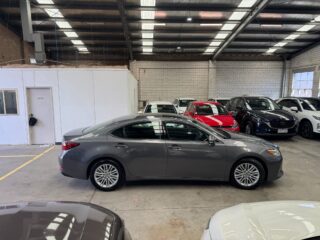 2015 Lexus ES 350 Luxury Sedan/Saloon Petrol Automatic grey for sale at Drive Deals image 9