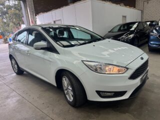 2016 Ford Focus Trend Hatchback/Liftback/Notchback Petrol Automatic white for sale at Drive Deals image 12