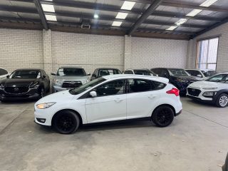 2016 Ford Focus Trend Hatchback/Liftback/Notchback Petrol Automatic white for sale at Drive Deals image 3