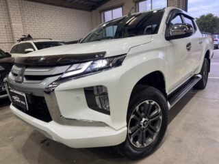 2022 Mitsubishi Triton GLS MR image 2