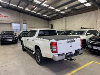 2022 Mitsubishi Triton GLS MR image 4