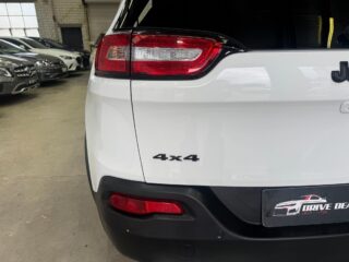 2015 Jeep Cherokee image 22