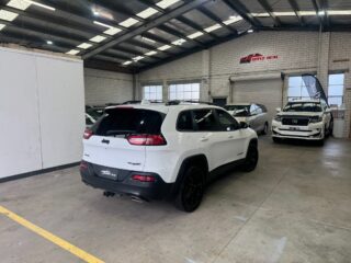 2015 Jeep Cherokee image 19