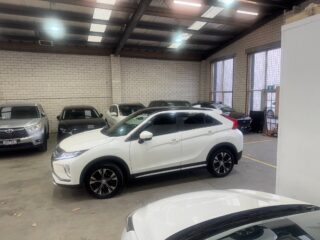 2020 Mitsubishi Eclipse Cross Exceed Wagon Petrol Automatic white for sale at Drive Deals image 3