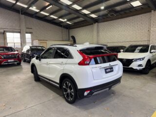 2020 Mitsubishi Eclipse Cross Exceed Wagon Petrol Automatic white for sale at Drive Deals image 4