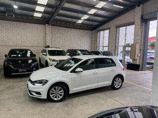 2019 Volkswagen Golf 110TSI Trendline DSG image 3