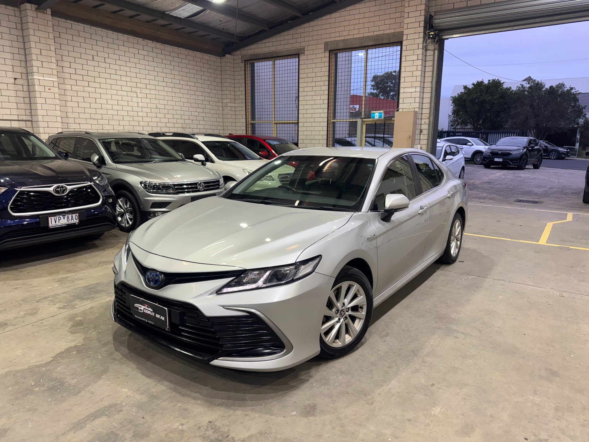 2022 Toyota Camry AXVA70L Sedan/Saloon Hybrid Automatic silver for sale at Drive Deals image 1