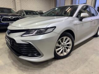 2022 Toyota Camry AXVA70L Sedan/Saloon Hybrid Automatic silver for sale at Drive Deals image 2