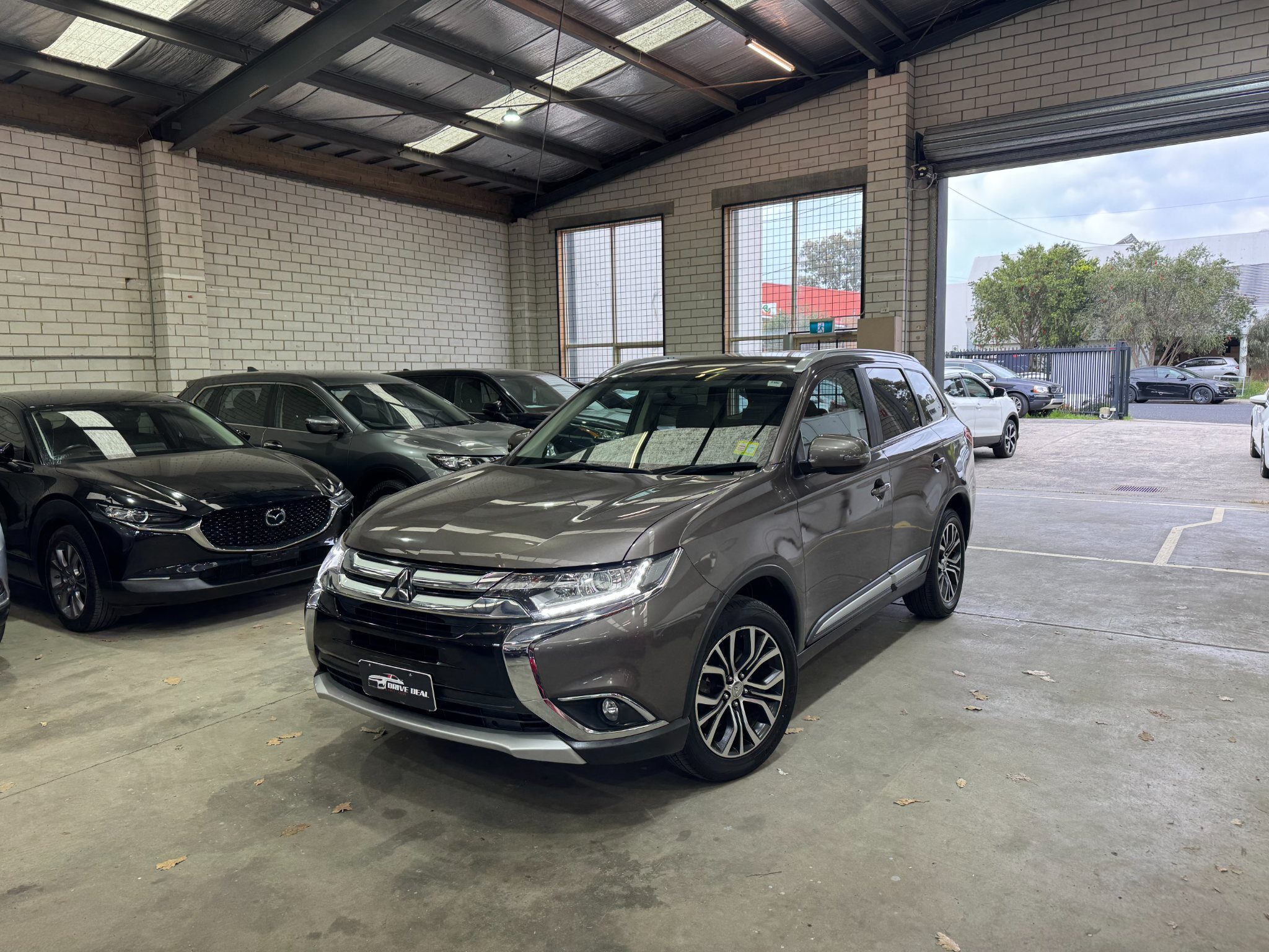 2017 Mitsubishi Outlander LS Wagon Petrol Automatic grey for sale at Drive Deals image 1