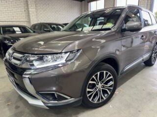 2017 Mitsubishi Outlander LS Wagon Petrol Automatic grey for sale at Drive Deals image 2